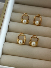 Load image into Gallery viewer, Grace Pearl Earrings